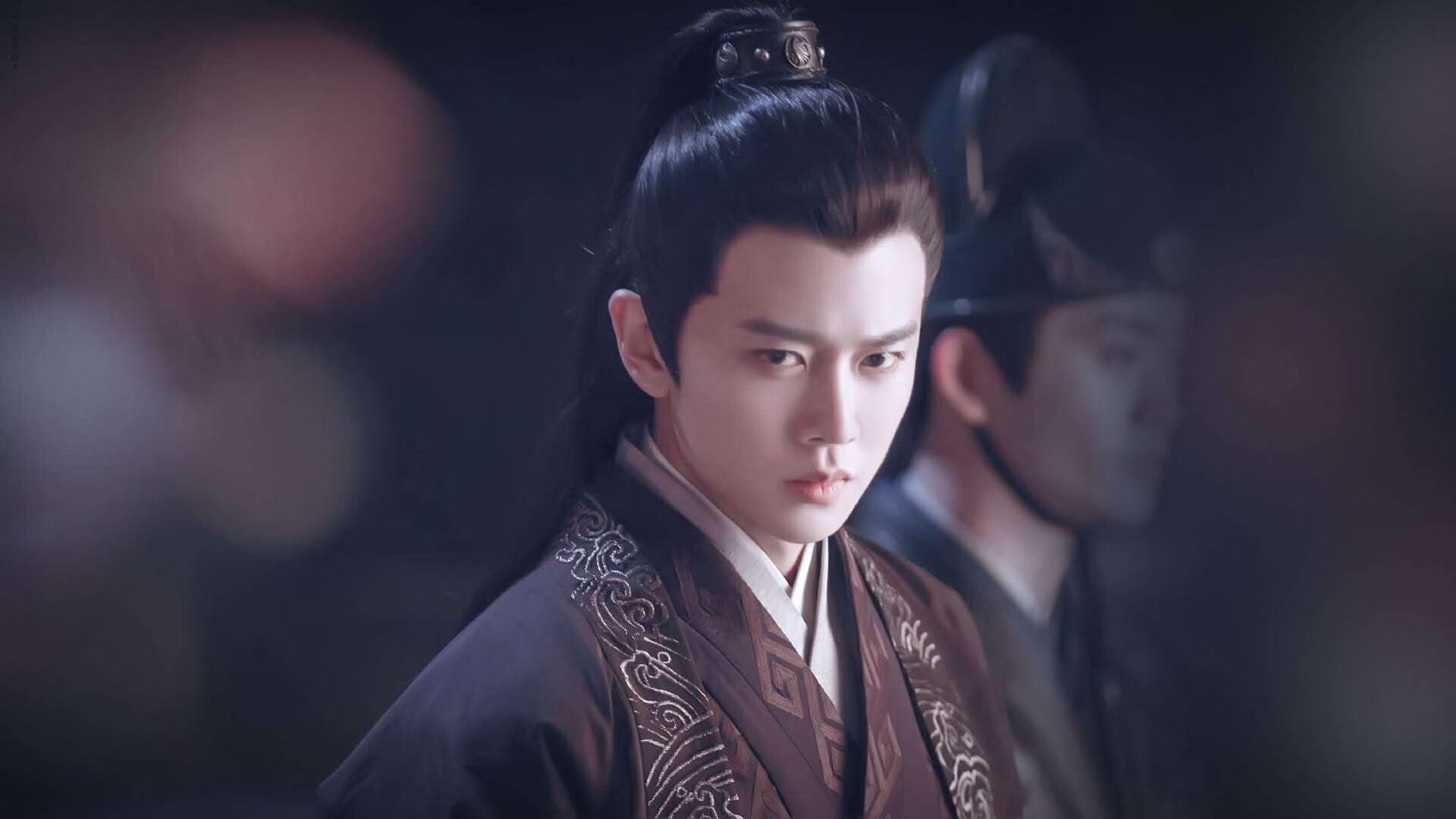 “逆境突围:车手在极端环境的豪迈征程”,逆境突袭简介