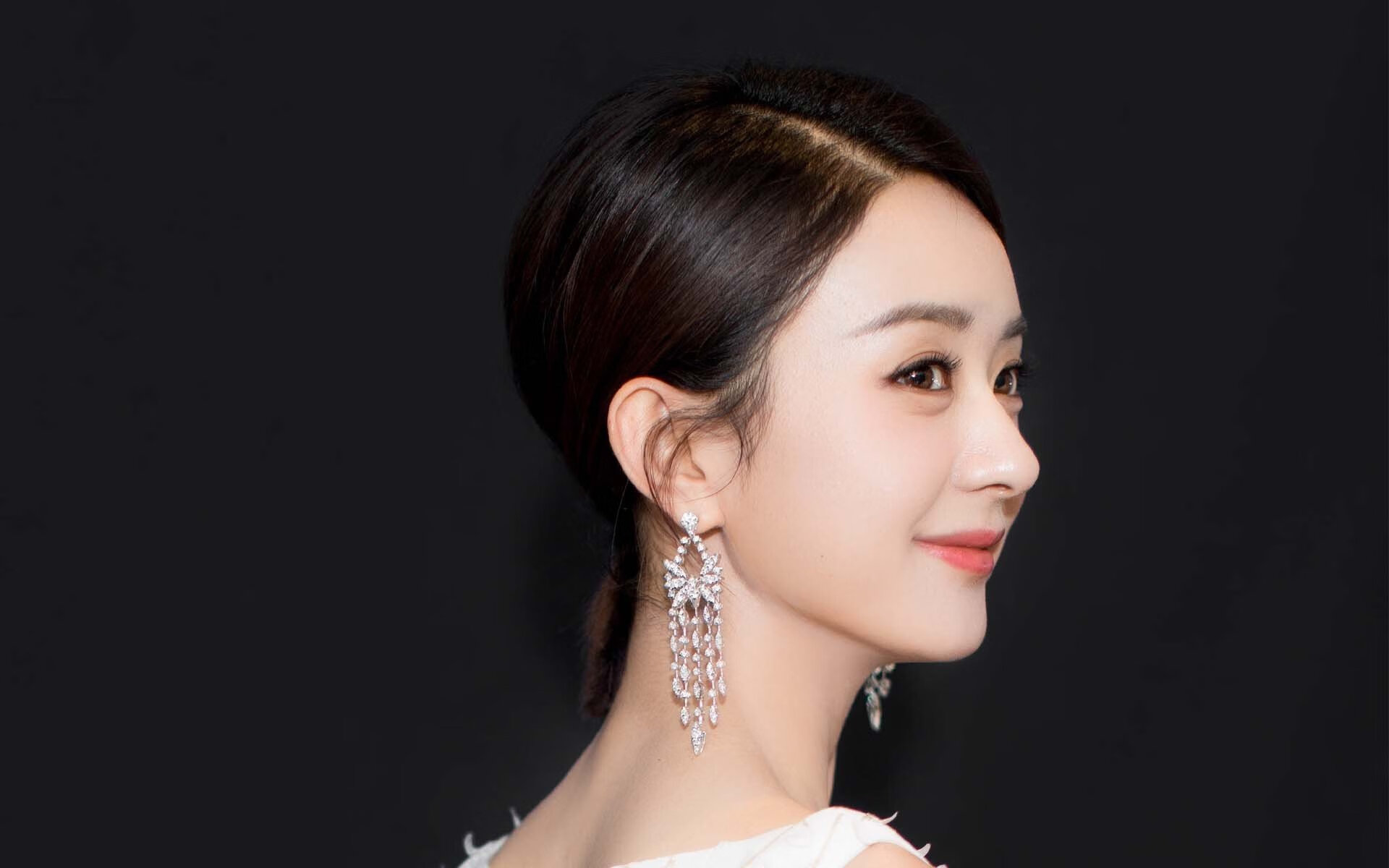 各地足球特色文化节精彩纷呈，弘扬民族体育精神，足球文化节的活动主题