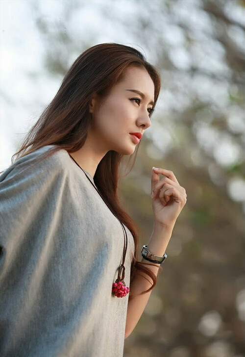 周泓余在女子象棋名人战中表现出色,晋级8强,周泓余学棋经历