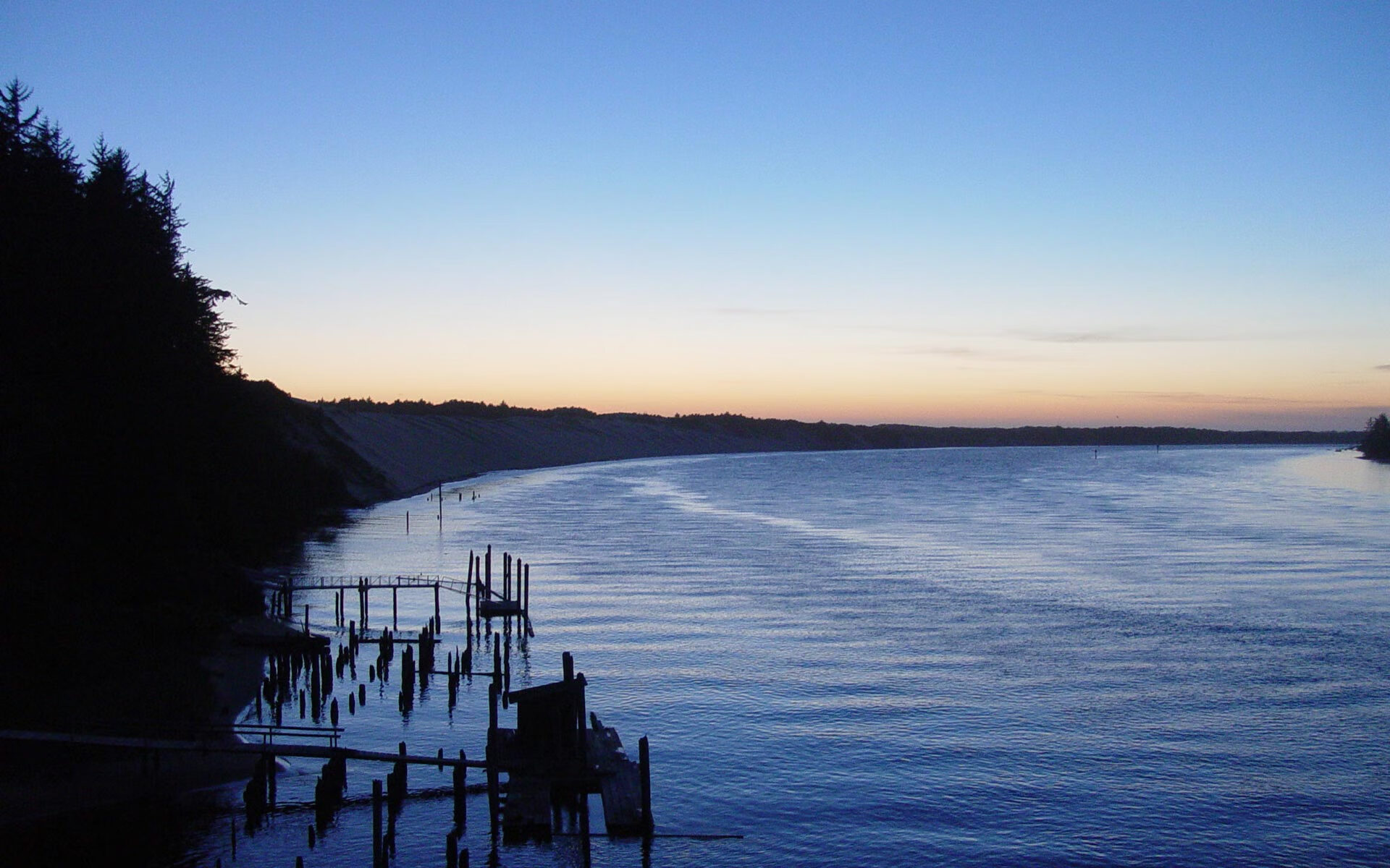 塞内加尔队在巴黎奥运会比赛中多次通过快速反击得分，塞内加尔足球运动员
